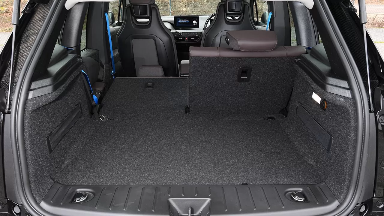 Фото багажника BMW i3