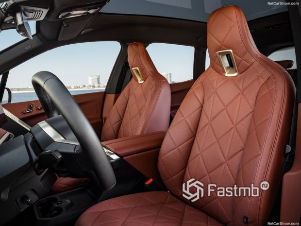 Салон BMW iX 2022, передние сидения