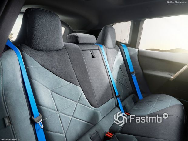 Салон BMW iX 2022, задние кресла