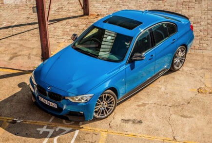 Вдохновение гоночных трасс: цвета BMW, появившиеся благодаря гонкам Limited Edition BMW 3 Series Sedan M Performance Edition в цвете Laguna Seca Blue