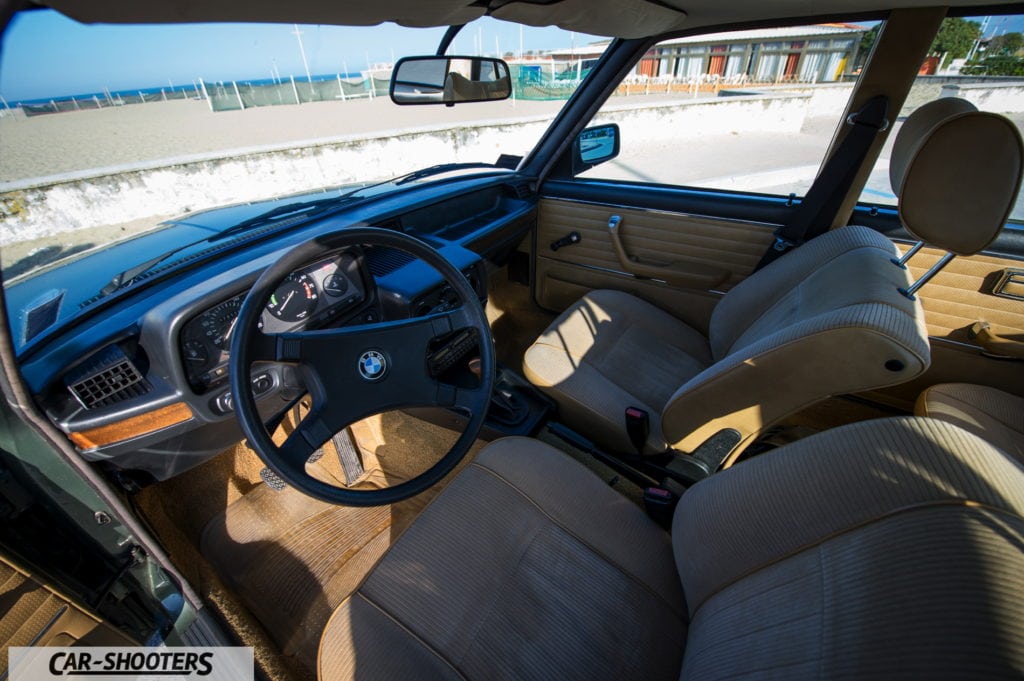 Эпохальный BMW E12 520i в путешествии по Италии