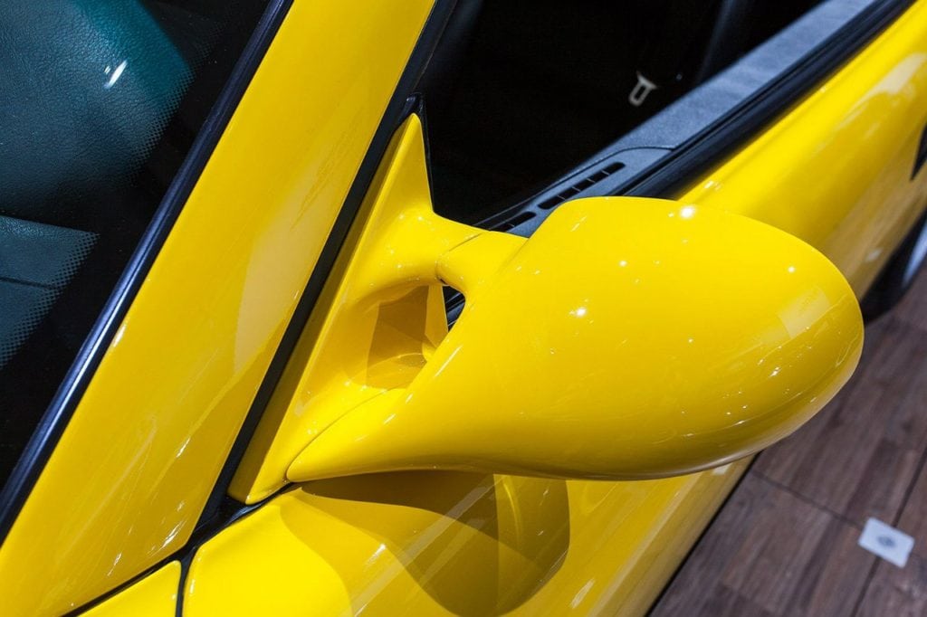 На 850CSi устанавливался двигатель S70B56. Это был доработанный двигатель от 850i.