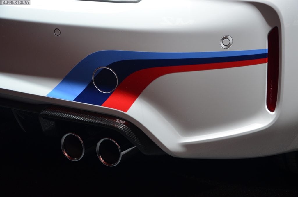 BMW-M2-Coupe-F22-M-Performance-Zubehoer-Autosalon-Genf-2016-LIVE-10