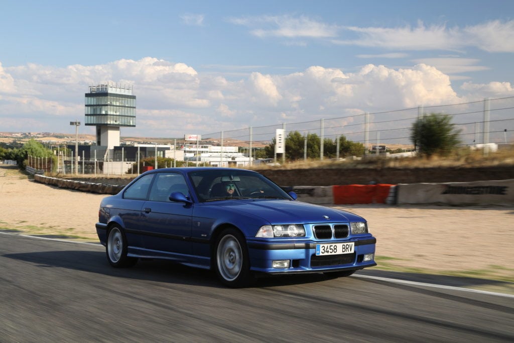 BMW M3 E36 на гоночном треке