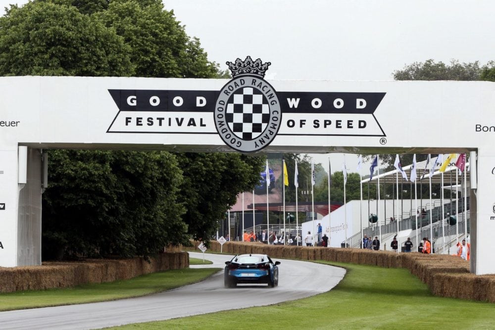 Goodwood Festival of Speed 2016: в Гудвуде можно увидеть цвет мирового автомобилестроения, причем классические BMW (и не только) участвуют в заездах бок о бок с новейшими моделями.