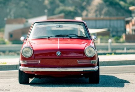 BMW 700. Это компактная заднемоторная машина, выпускавшаяся с августа 1959 по сентябрь 1965 года, считается спасшей концерн от банкротства.