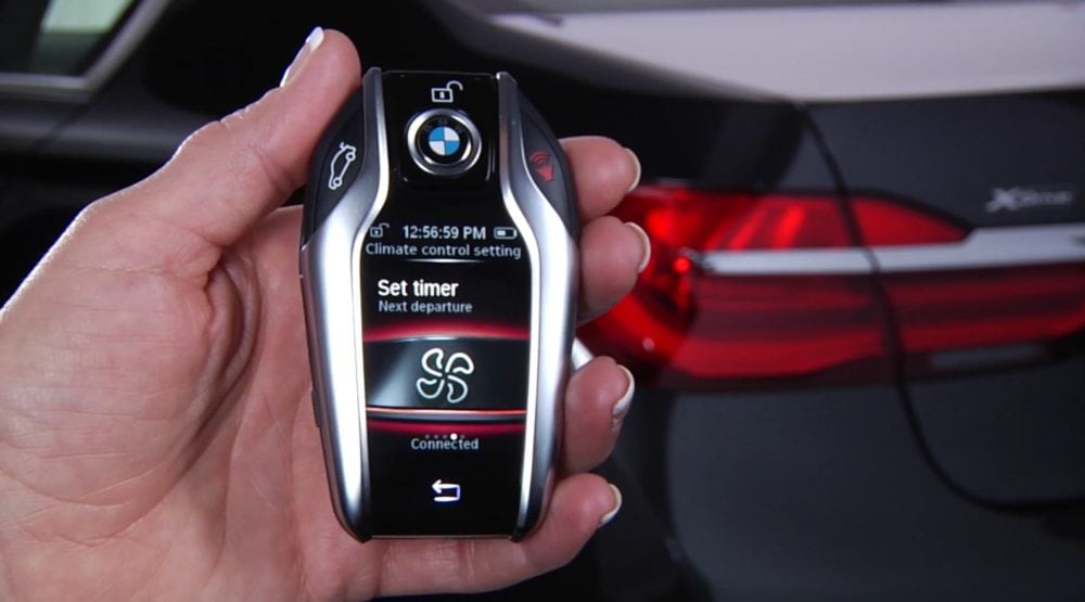 Использование BMW Display Key для управления временем отправления на BMW 5 Серии G30 2017 Использование BMW Display Key для управления временем отправления на BMW 5 Серии G30 2017