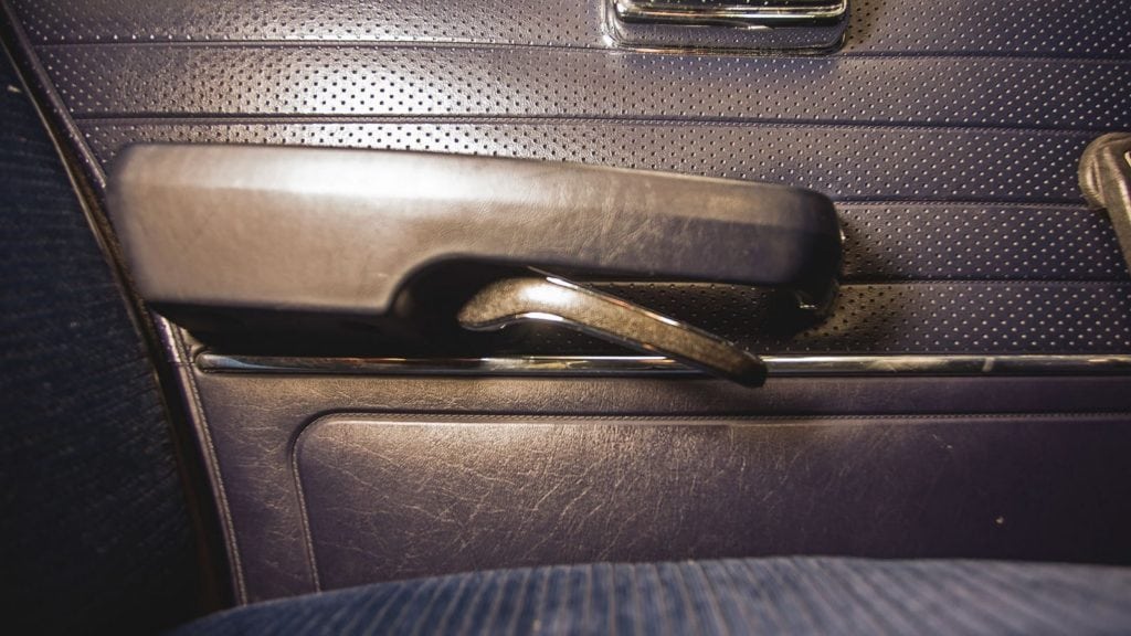 Непреодолимая тяга к жизни: опыт владения и отзыв об эксплуатации BMW 520 E12