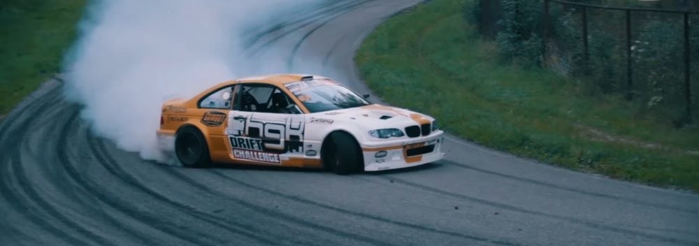 Скоростной дрифт по лесной трассе на BMW M3 E46 Скоростной дрифт по лесной трассе на BMW M3 E46