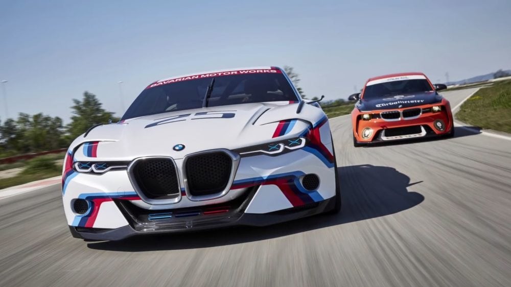 Концепты BMW 2002 и BMW 3.0 CSL Hommage R на гоночном треке Мирамас