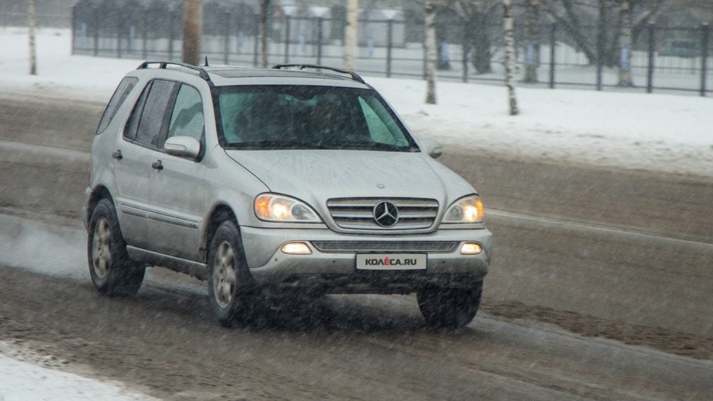 Разная самоуверенность: обзор и тест-драйв Mercedes-Benz ML W163 и BMW X5 E53