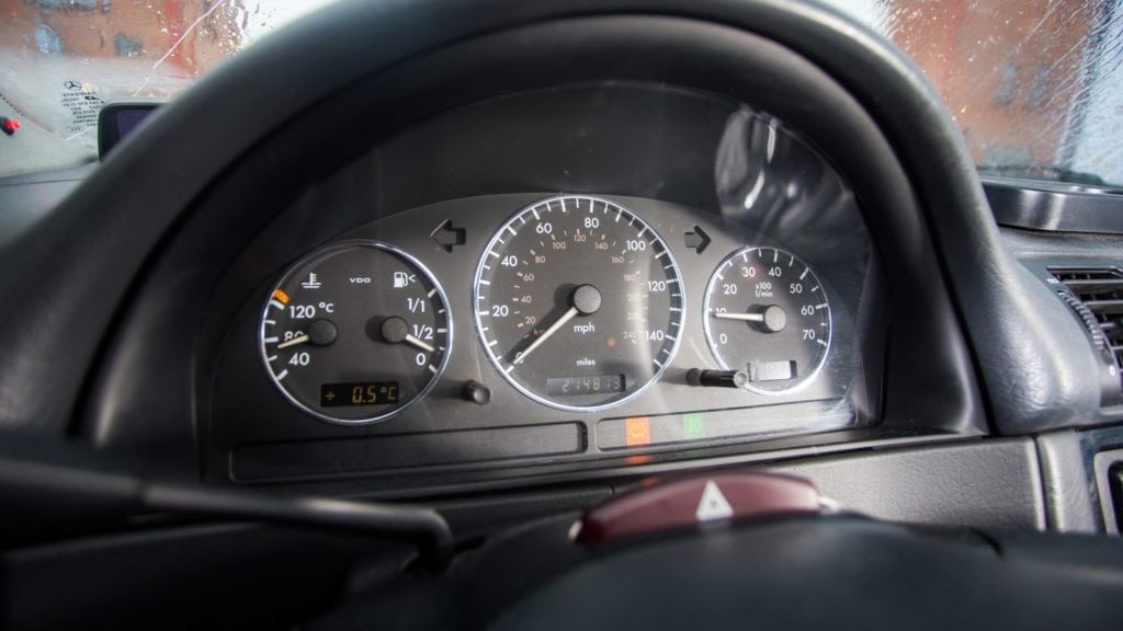 Разная самоуверенность: обзор и тест-драйв Mercedes-Benz ML W163 и BMW X5 E53