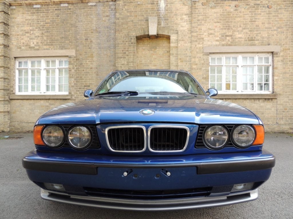 BMW M5 E34 Touring 1994 Avus Blue