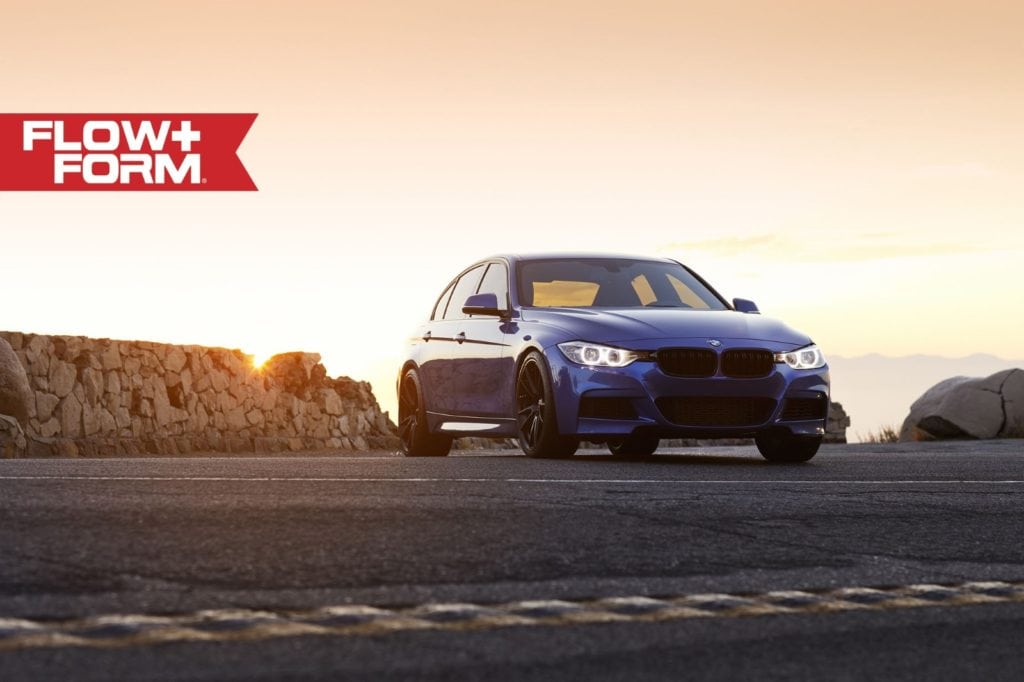 Вглядываемся в сочетание Estoril Blue Metallic и дисков HRE FF04 на BMW 335i