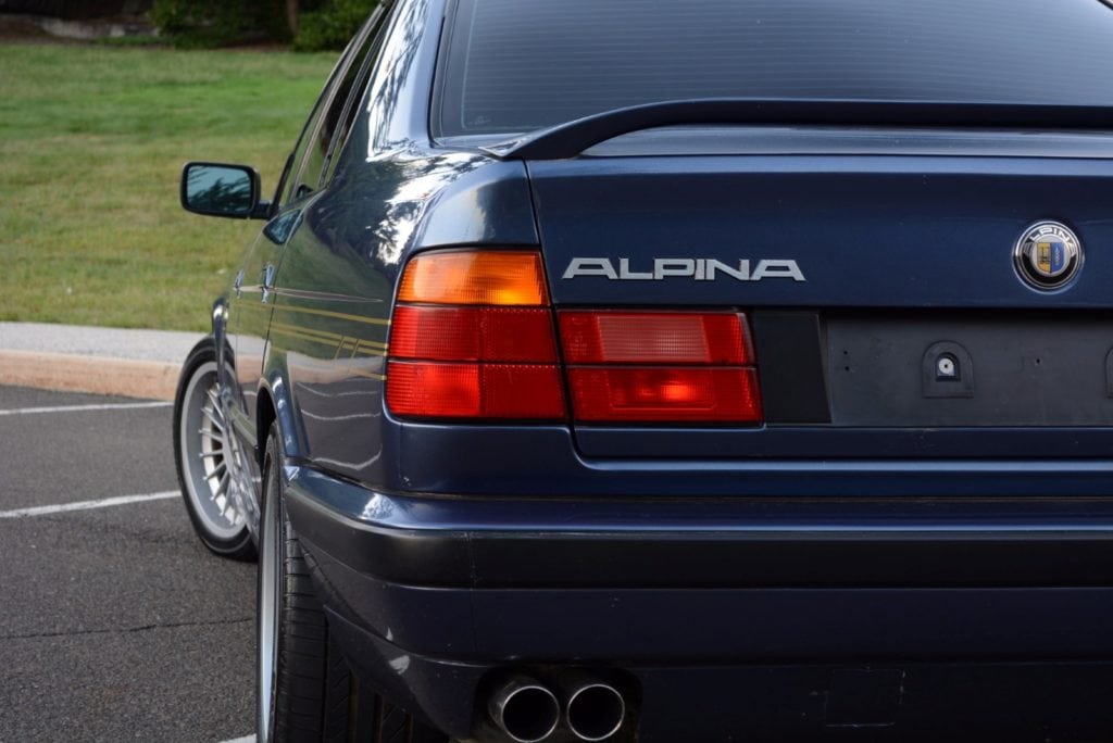 В продаже: Легендарная Alpina B10 Biturbo на аукционе Bring-a-Trailer