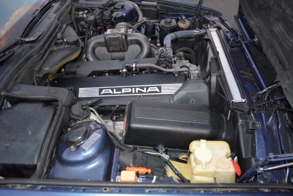 В продаже: Легендарная Alpina B10 Biturbo на аукционе Bring-a-Trailer