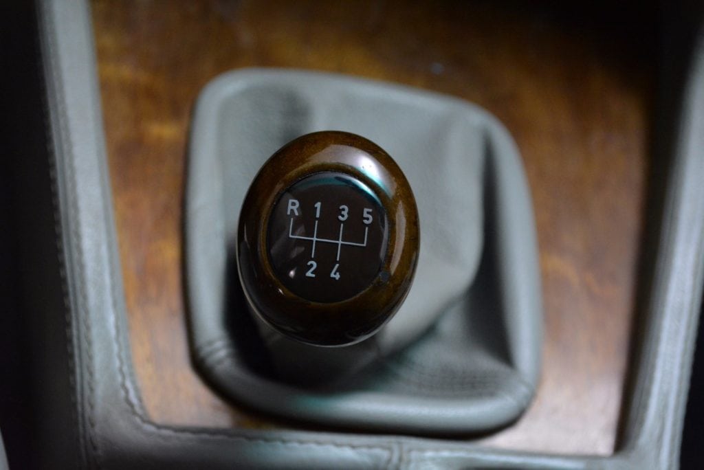 В продаже: Легендарная Alpina B10 Biturbo на аукционе Bring-a-Trailer