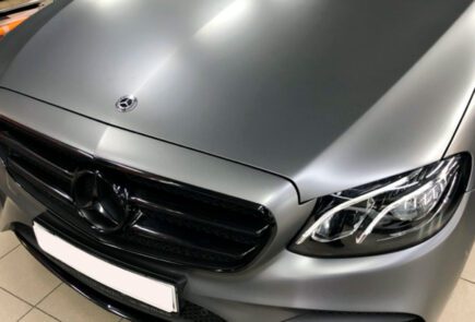 Обтяжка автомобиля плёнкой: стиль, защита и экономия